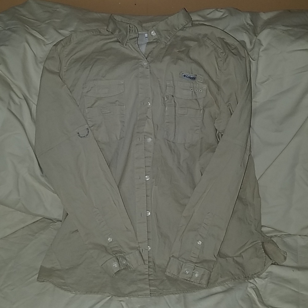 Woman's Columbia Fishing Shirt